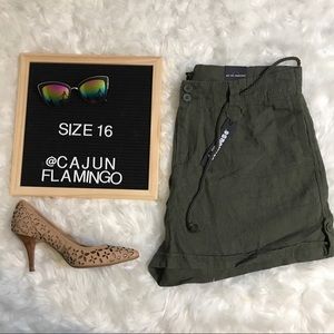 Modcloth army green shorts NWT size 16